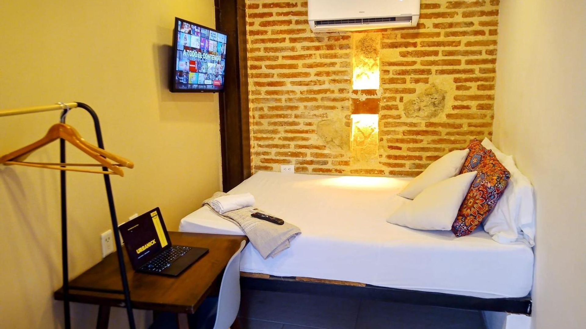 Doble Con Bano Privado En Getsemani Cartagena