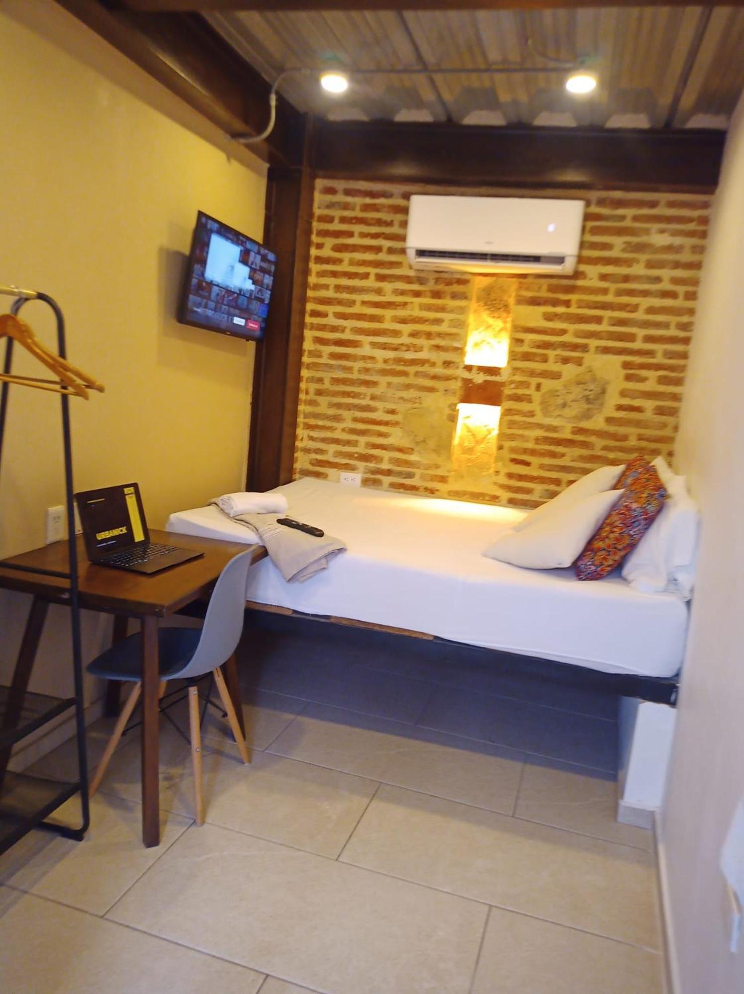 Guest house Doble Con Bano Privado En Getsemani